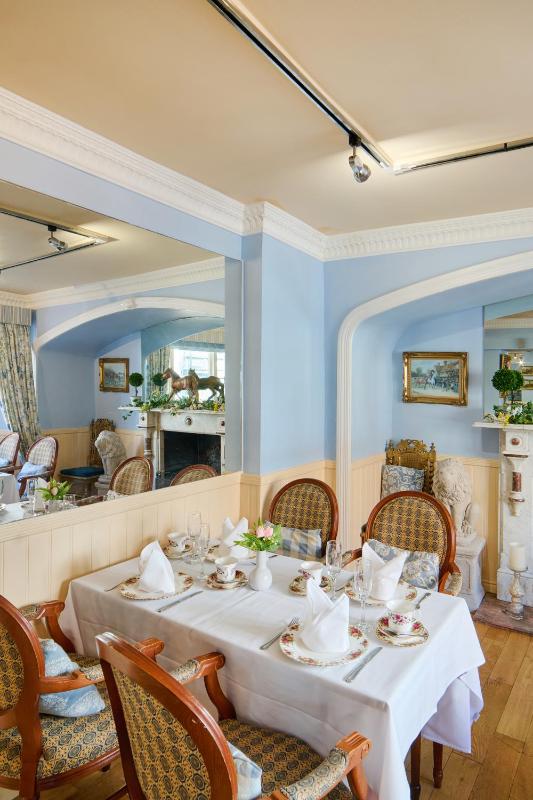 The Atherstone Red Lion Hotel - image 4