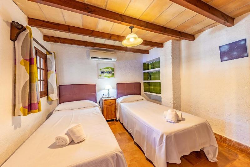 Villa Vilar de Baix by Sealand Villas - image 15