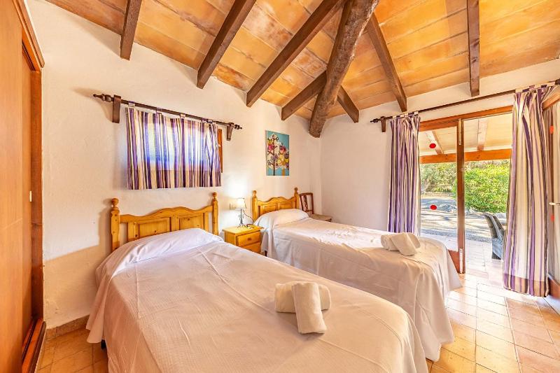 Villa Vilar de Baix by Sealand Villas - image 32