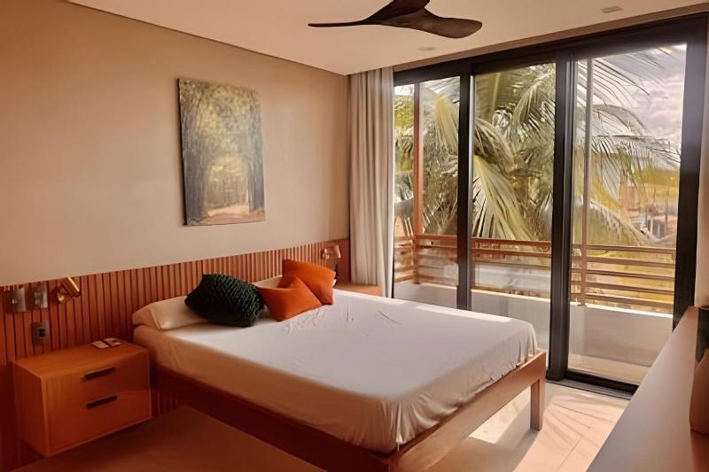 Ocean-View Villa with Rooftop Pool - image 11