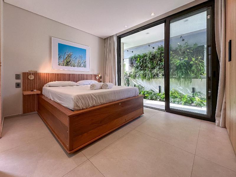 Ocean-View Villa with Rooftop Pool - image 41