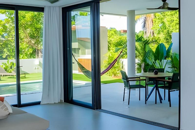 Ocean-View Villa with Rooftop Pool - image 4