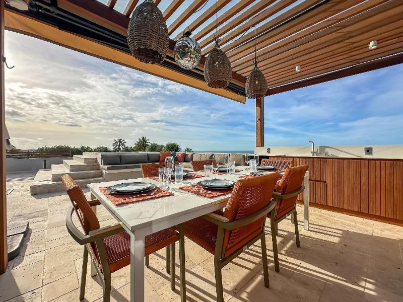 Ocean-View Villa with Rooftop Pool - image 21
