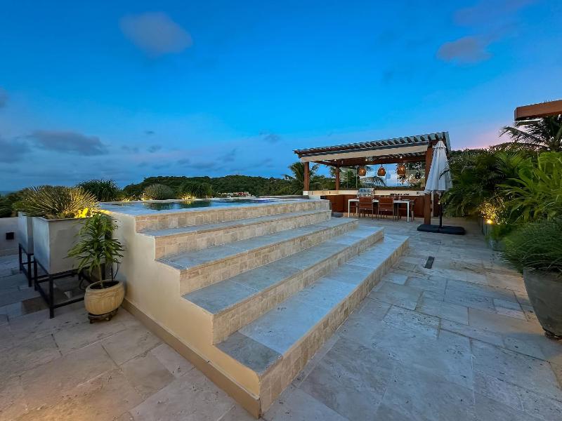 Ocean-View Villa with Rooftop Pool - image 40