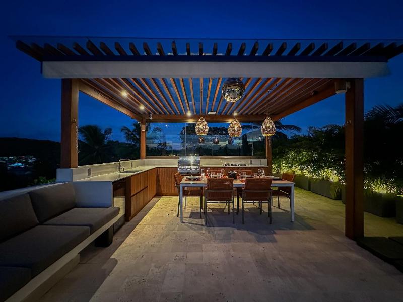 Ocean-View Villa with Rooftop Pool - image 20