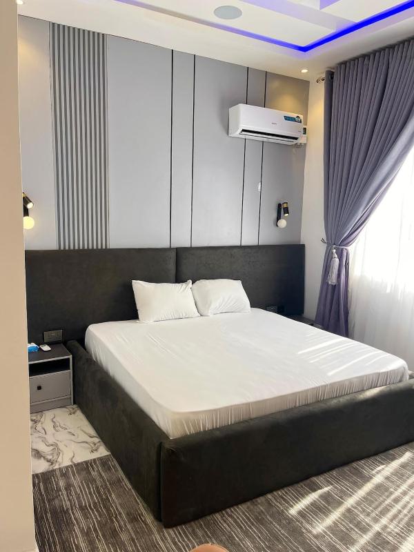 Luxury 2 Bedroom Penthouse Apartment with Free WiFi & 24hrs Electricity - image 2