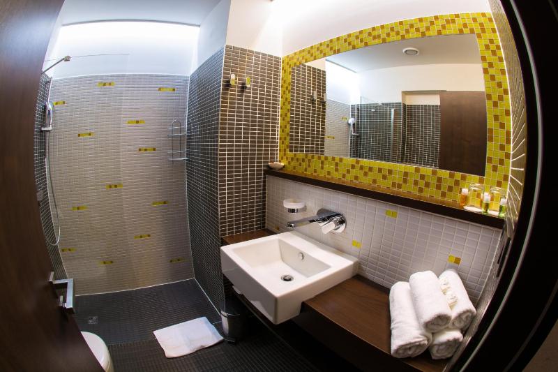 Double Room image 2