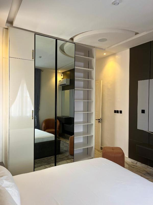 Luxury 3BR Penthouse Apartment with Free WiFi & 24hrs Electricity - image 8