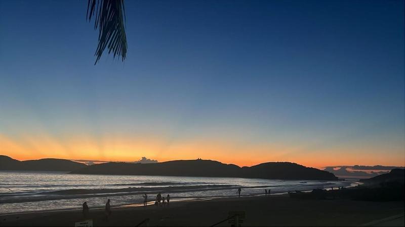 Âncora Flat na Praia Wi-Fi Ar e Roupa C/B - image 35