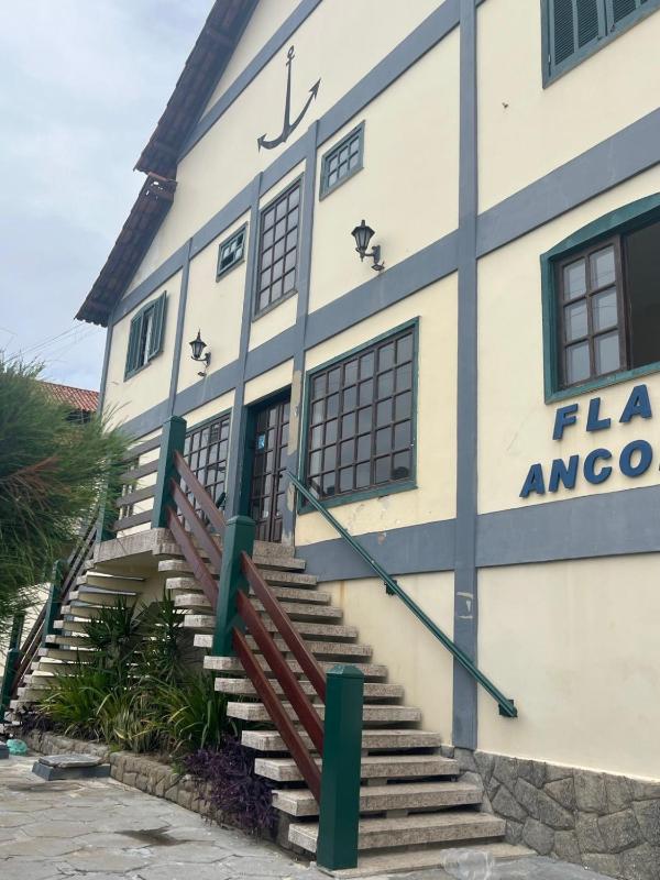 Âncora Flat na Praia Wi-Fi Ar e Roupa C/B - image 32