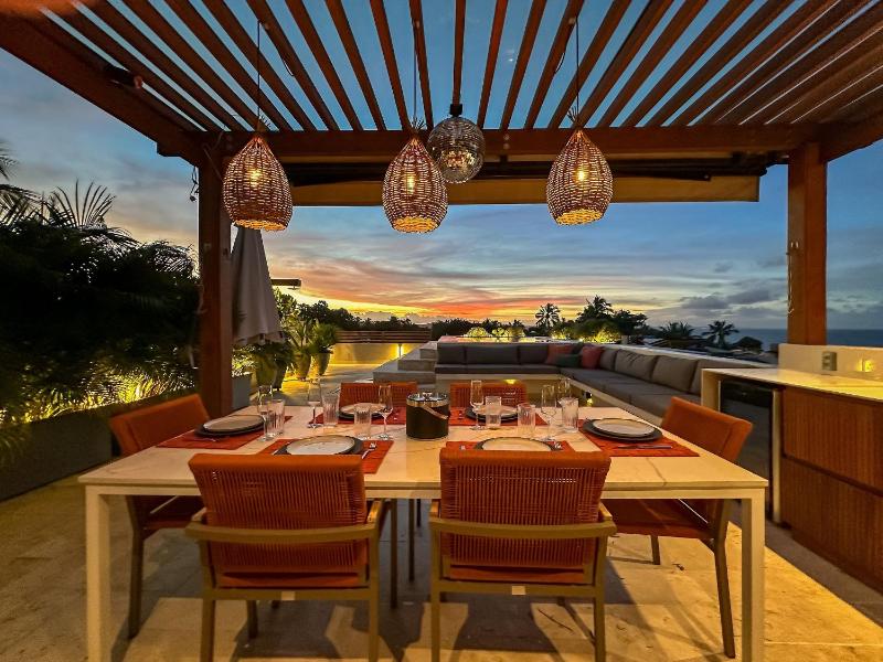 Private Ocean-View Vila with Rooftop and Chalé - image 1