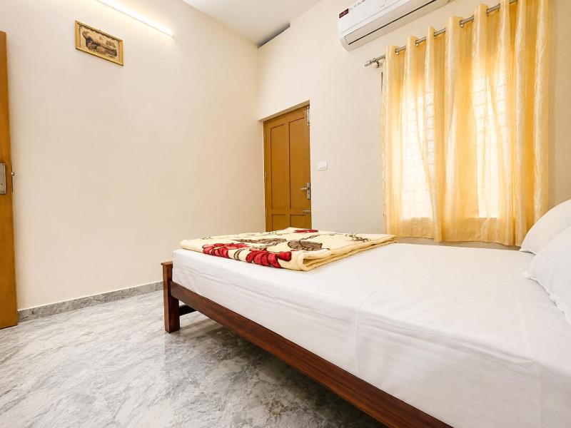 Sree Madhavam Stays AC Family Homestay Near Padmanabhaswamy Temple - image 6