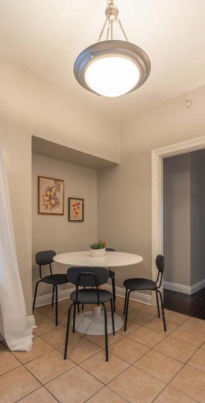 Modern Apartment in Korea Town - image 6