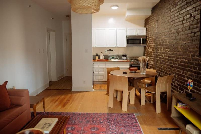 Modern Apartment in Korea Town - image 14