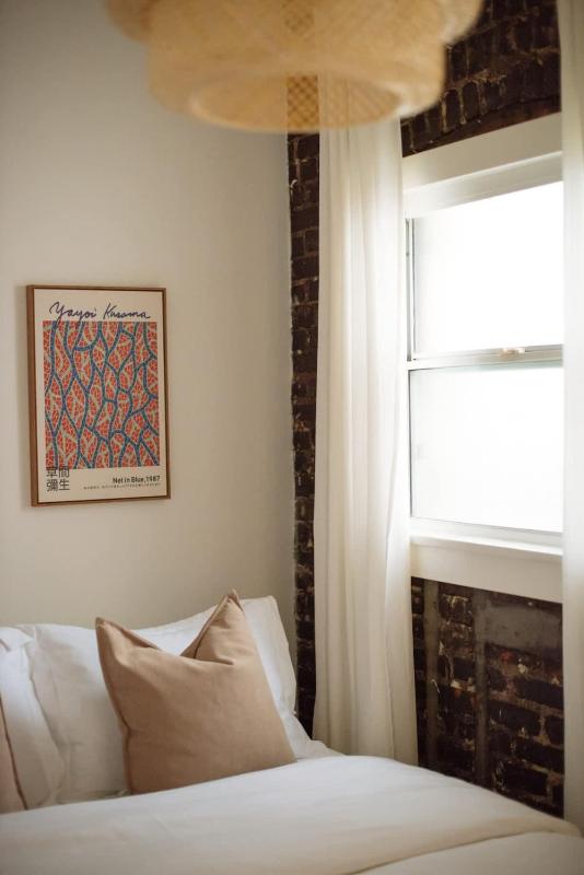 Modern Apartment in Korea Town - image 6