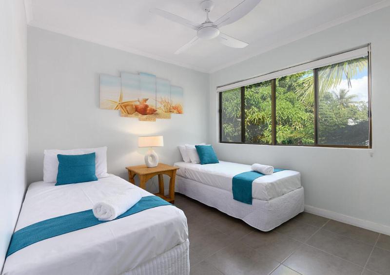 Tropical Reef Apartments - image 24