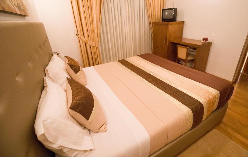 Double Room image 2
