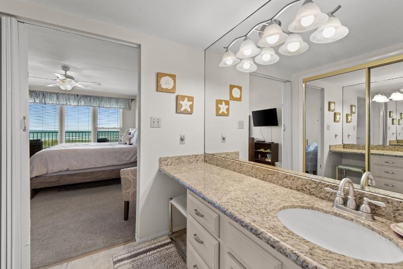 Edgewater Condo Unit #304 - image 9