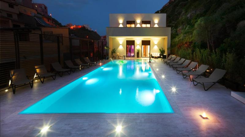 Classic Double Room with Spa Access image 2