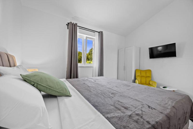 Villa Terrana near Rovinj for 6 people with private pool - image 8