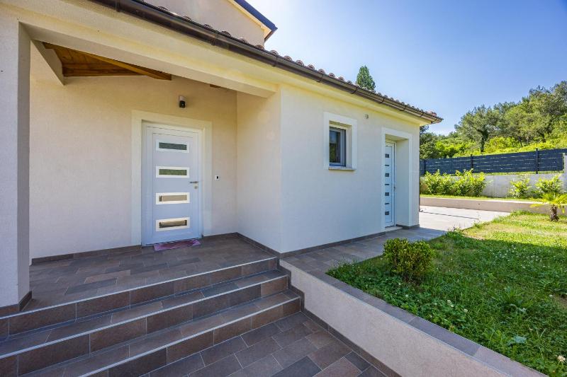 Villa Terrana near Rovinj for 6 people with private pool - image 7