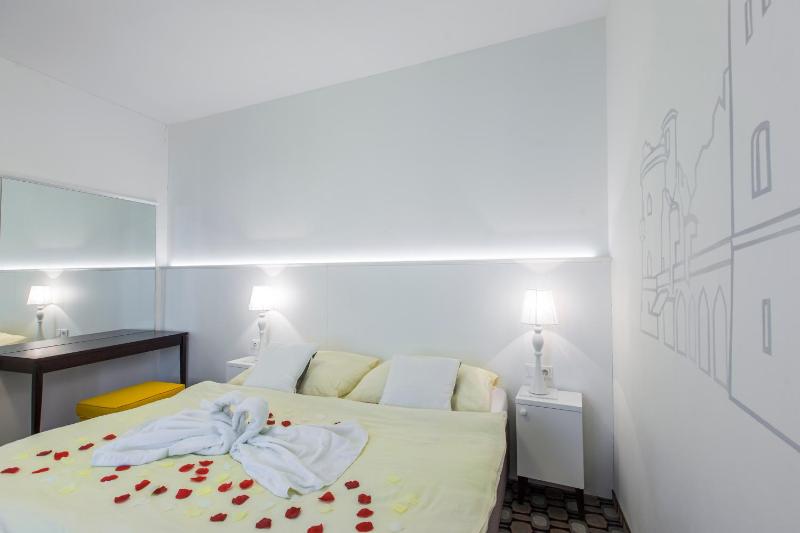 Bridal Suite image 4