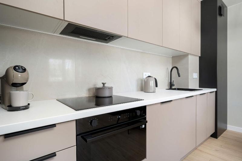 Family Apartment with Balcony Air Conditioning and Parking by Renters Prestige - image 17