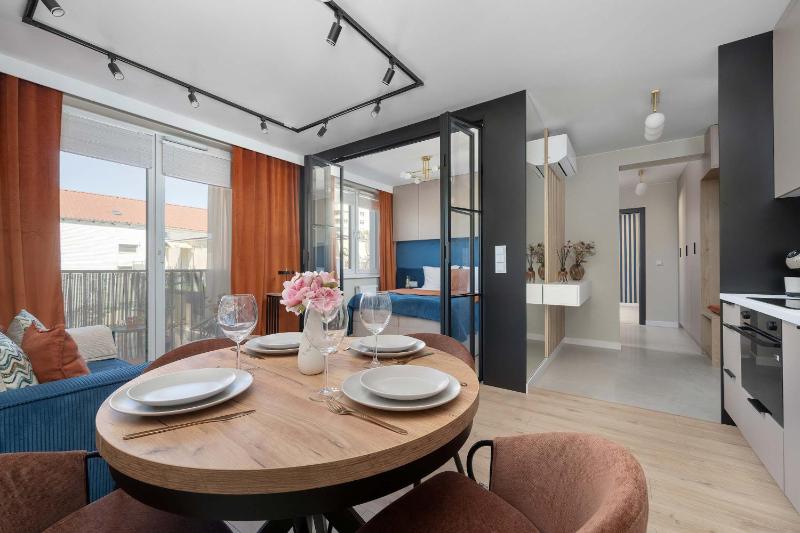 Family Apartment with Balcony Air Conditioning and Parking by Renters Prestige - image 10