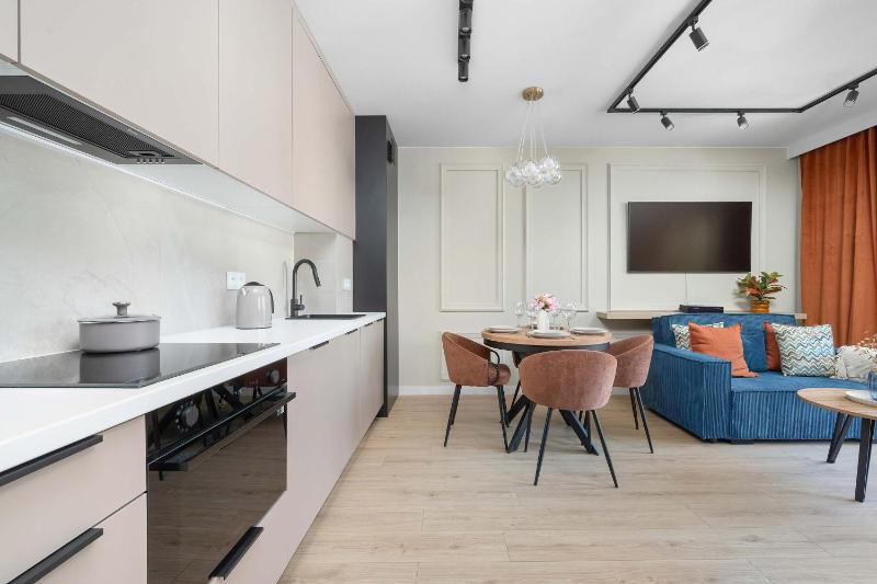 Family Apartment with Balcony Air Conditioning and Parking by Renters Prestige - image 3