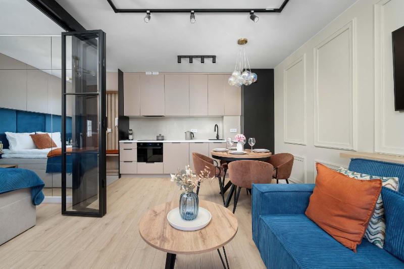 Family Apartment with Balcony Air Conditioning and Parking by Renters Prestige - image 2