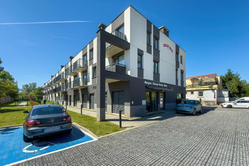 Family Apartment with Balcony Air Conditioning and Parking by Renters Prestige - image 23