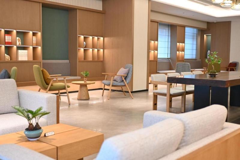 ARULA Youngor Central Hotel - image 2