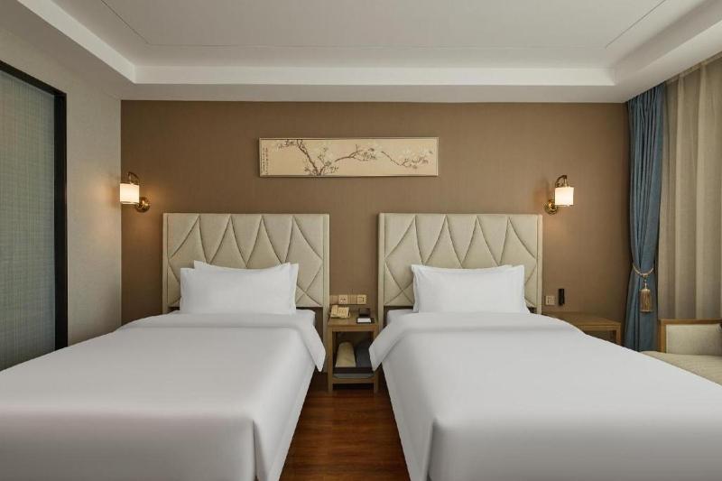 ARULA Youngor Central Hotel - image 3