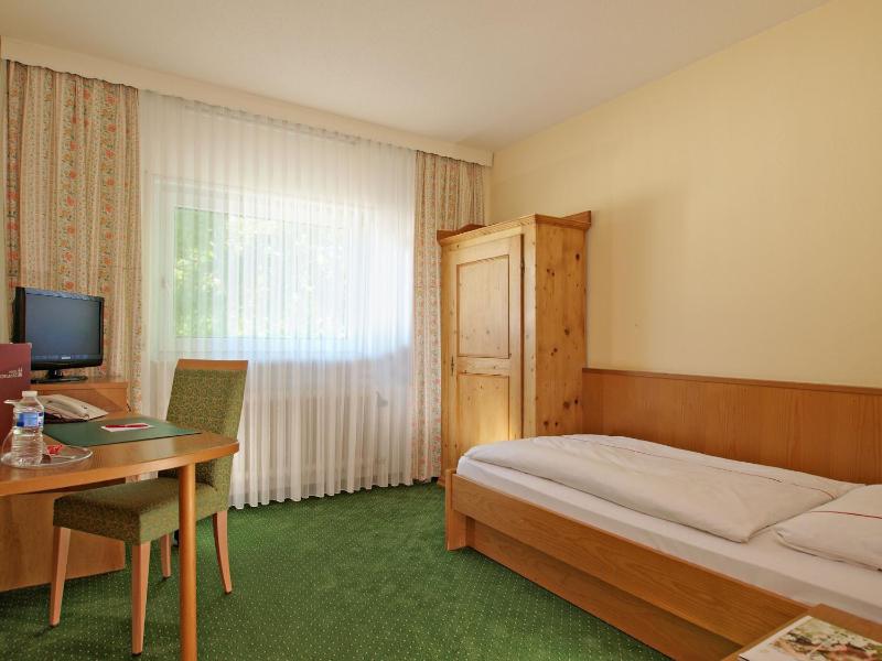 Single Room image 3