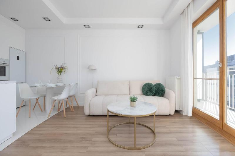 Stylish Apartment with Parking in Warsaw Wilanow District by Noclegi Renters - image 12