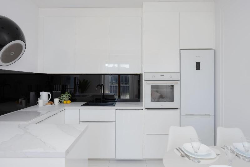 Stylish Apartment with Parking in Warsaw Wilanow District by Noclegi Renters - image 2