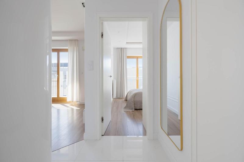 Stylish Apartment with Parking in Warsaw Wilanow District by Noclegi Renters - image 16