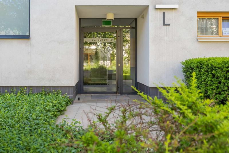 Stylish Apartment with Parking in Warsaw Wilanow District by Noclegi Renters - image 7