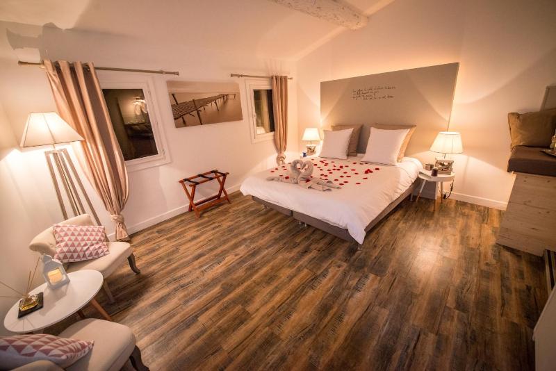 Deluxe Double Room - Le Grenier image 3