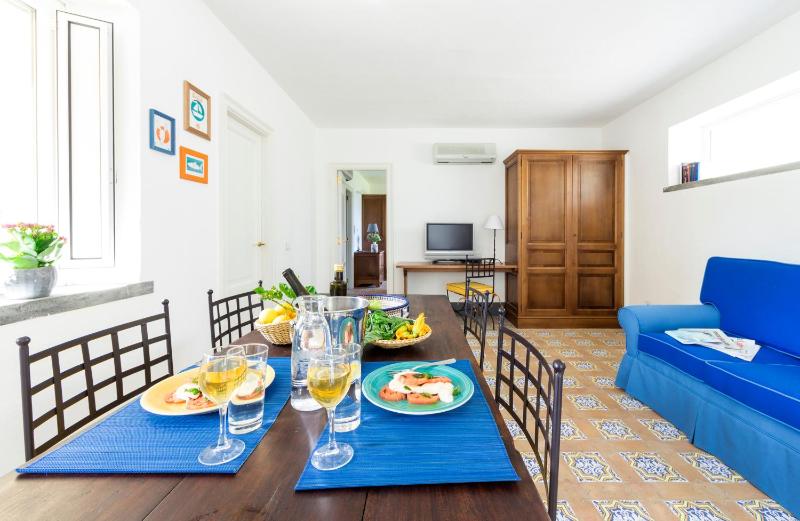 One-Bedroom Apartment with Garden View - Separate Building  image 4
