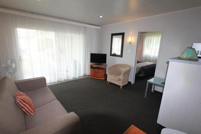 Courtney Motel - image 17