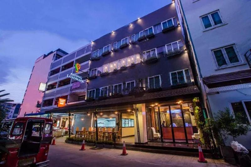 Landmark Patong Hotel - image 1