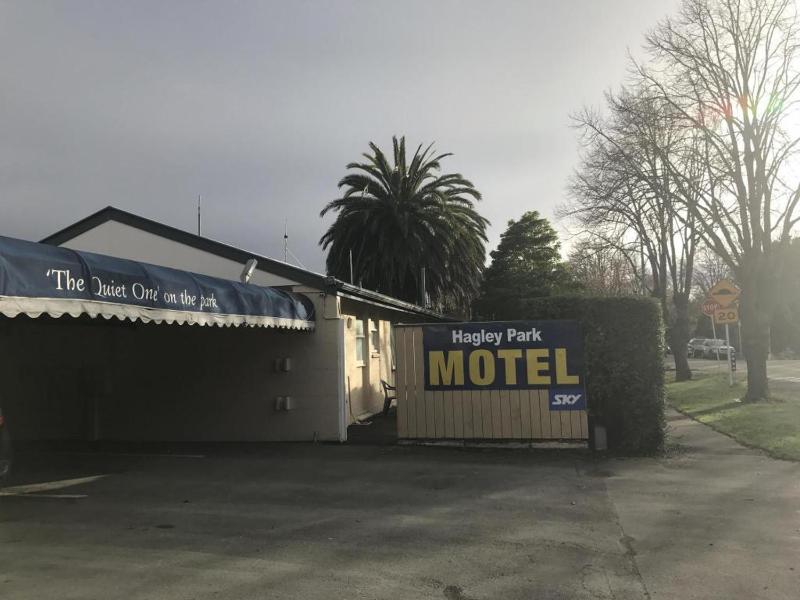 Hagley Park Motel - image 22