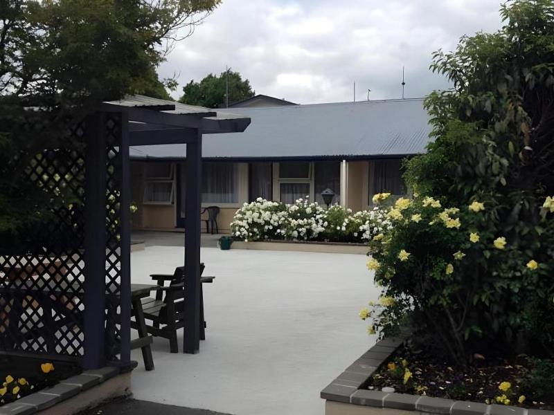 Hagley Park Motel - image 25