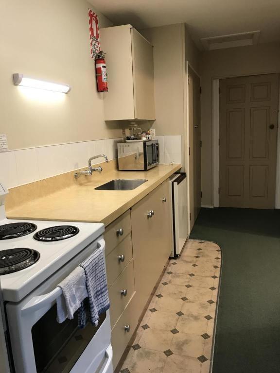 Hagley Park Motel - image 31