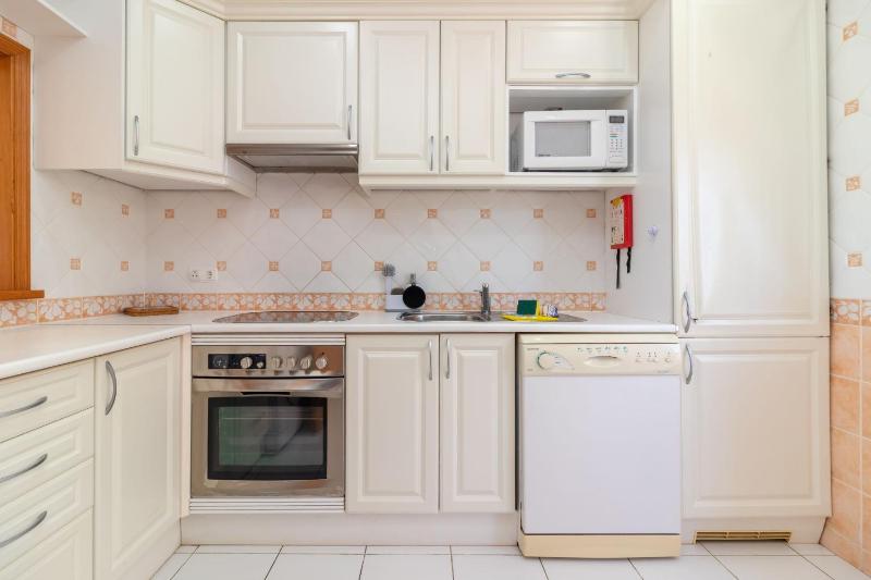 Goldfinchs Little House - image 9