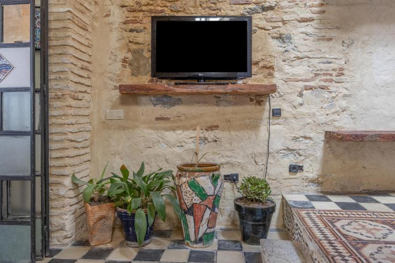 Charming 16th-Century Loft - image 17