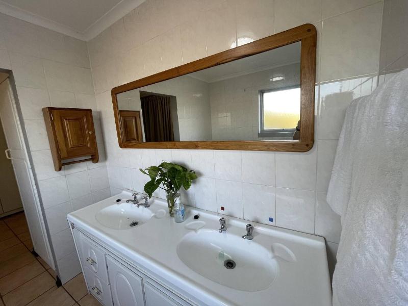 Luxury Stay in Pretoria Fast Wi-Fi and Free Parking - image 13