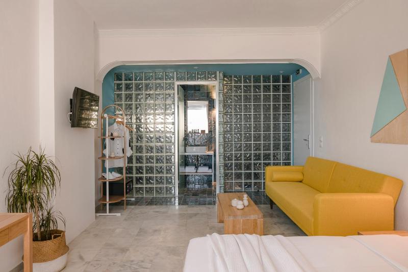 Aria Blue Suites - image 14