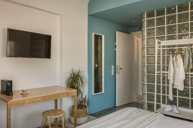 Aria Blue Suites - image 15